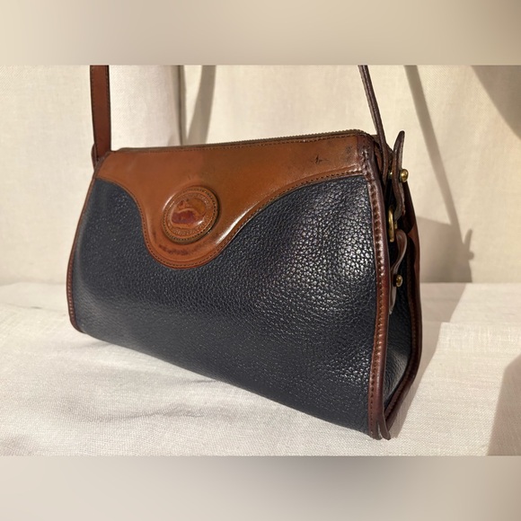 Vintage Dooney & Bourke AWL Crossbody Bag Navy British Tan Duck Logo Solid Brass - Picture 4 of 17